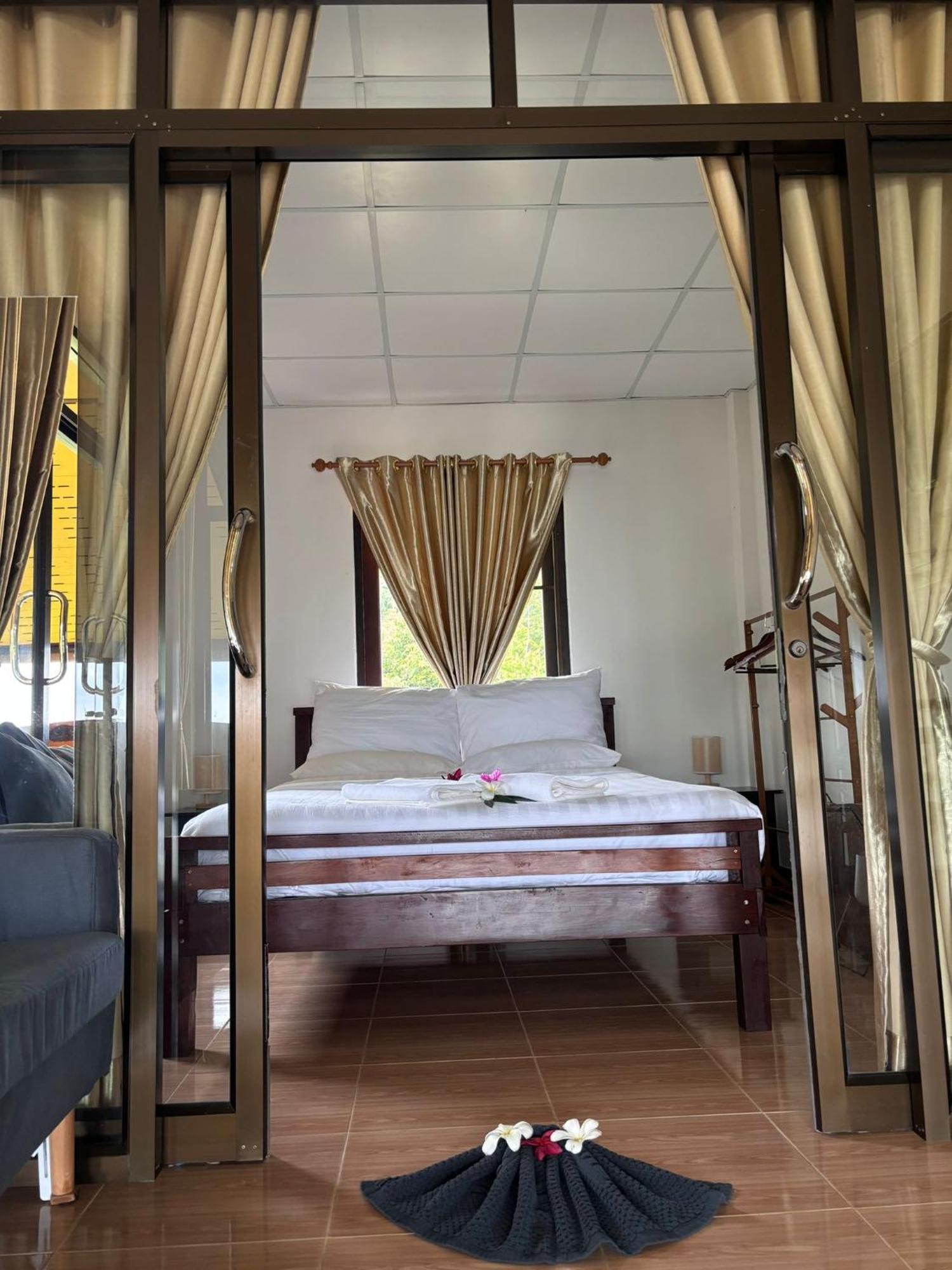 Chun Chom - Baan Lom Suay Villa Ko Yao Noi Exteriör bild