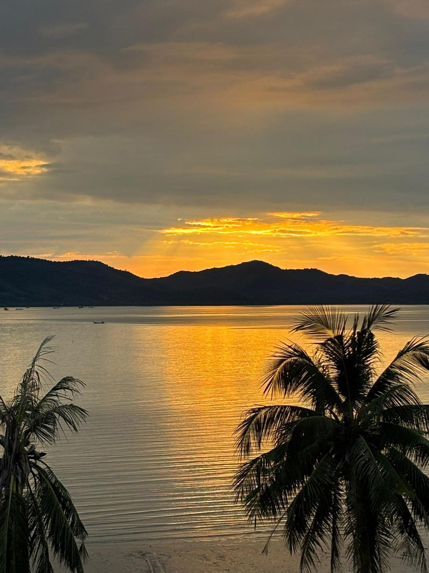 Chun Chom - Baan Lom Suay Villa Ko Yao Noi Exteriör bild